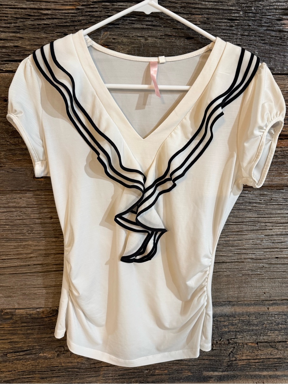 Source Unknown Cream V-Neck Ruffle Top with Black Trim